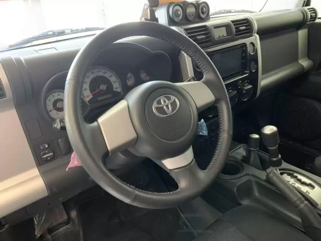 مستعملة Toyota FJ Cruiser للبيع في الدوحة #13214 - 1  صورة 